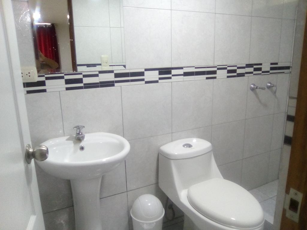 Hostal Marbella Lima Zewnętrze zdjęcie
